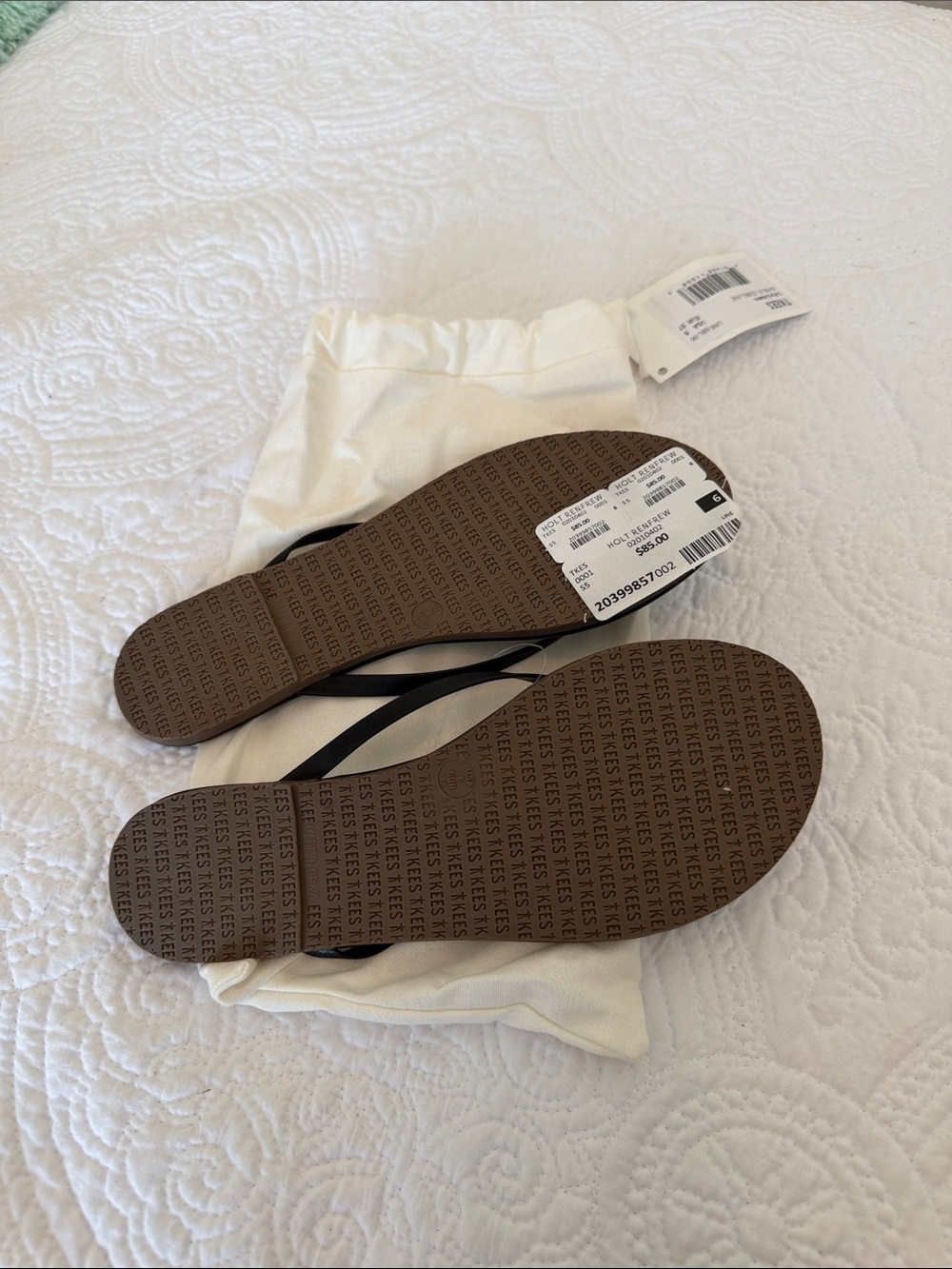 TKEES Black Slim Strap Flip Flops - Picture 2 of 3